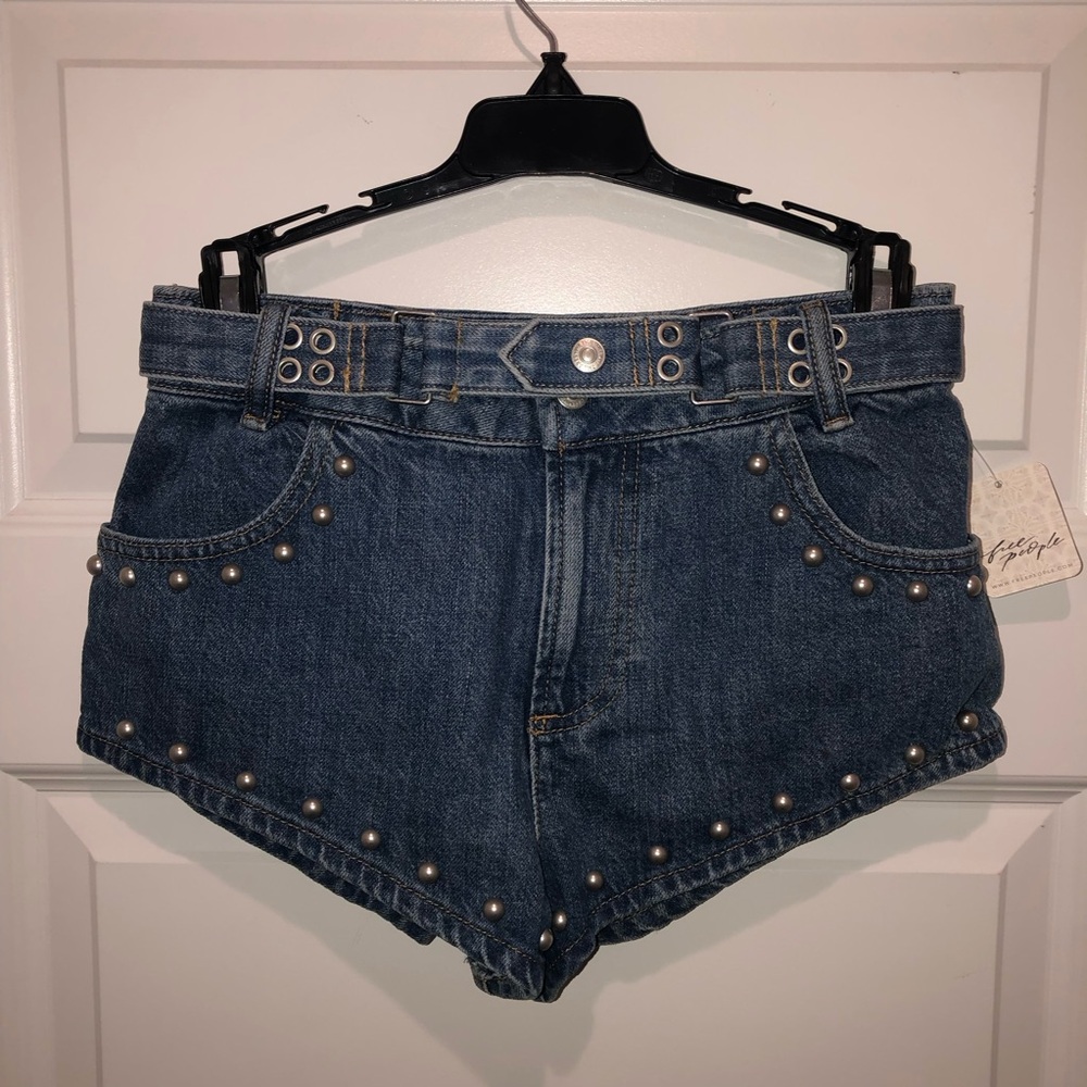 New We The Free by Free People The Cool Kid Denim Studded Micro Shorts sz 25 - Picture 5 of 7